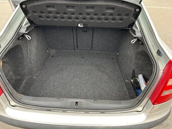 Škoda Octavia II 2.0 FSi 110 kW - 11