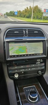 Jaguar F-PACE 3.0 AWD 300 PS 4x4 - 11