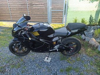 Aprilia RSV 1000 R.V.2002 - 11