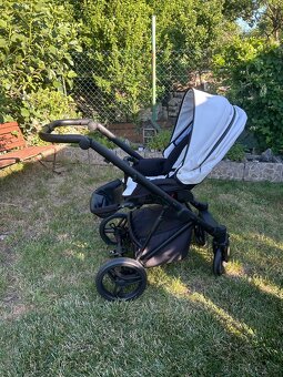 Kočárek + autosedačka s isofix základnou - 11