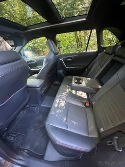 Toyota RAV4 plugin hybrid DPH 306koni tažné - 11