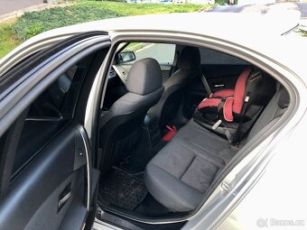Bmw 520i Rok 2005 Vynikající Stav Nová Stk Manuál Spěchá - 11