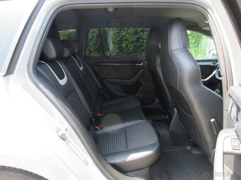 Škoda Octavia Combi 2.0 TDI DPF RS DSG - 11