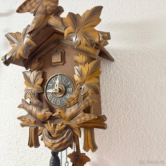 Staré dřevěné unikátní kukačky vyřezávané plně funkční - 11