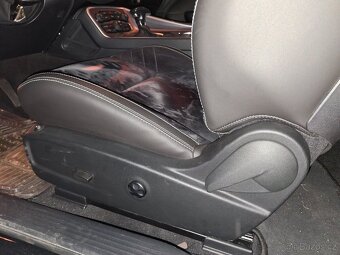 Dodge Challenger - 11