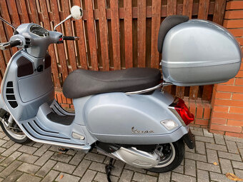 Vespa GTS 300 Hpe (2021) - 11