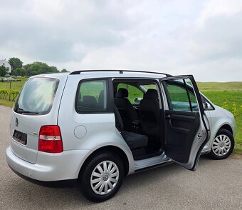 Volkswagen Touran 1.9 TDI 77KW/105PS R.V.10/2006 - 11