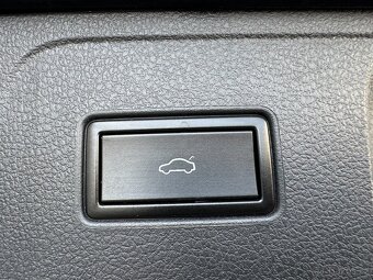 VW Passat B8 2.0TDI 140kW DSG Panorama Webasto ACC Kamera - 11