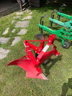 Malotraktor KUBOTA tříválec, nové pneu, příslušenství - 11