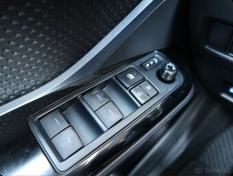 Prodám Toyotu C-HR 2.0 hybrid Selection. - 11