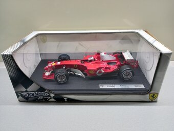 F1 FERRARI F2005 2005 RUBENS BARRICHELLO HOTWHEELS 1:18 - 11