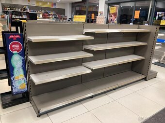 Regály + drobný nábytek z rekonstrukce čerpací stanice - 11