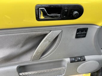 VOLKSWAGEN New Beetle 2.0i 1999 - 11