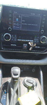 Prodám Toyota Higlander Prestige  2,5 Hybrid 248 k - 11
