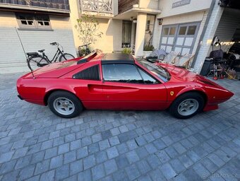 Krásné Ferrari 308 GTSI z roku 1981 - 11