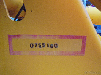 Kolový nakladač JCB 407 - - 11