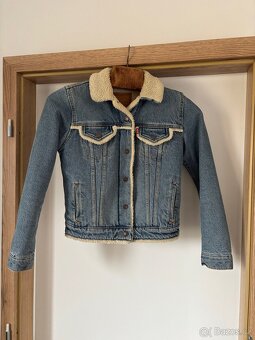 Krásná teplá bundička Levi’s s kožíškem - 11