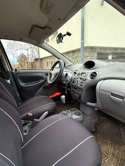 Toyota Yaris - 11