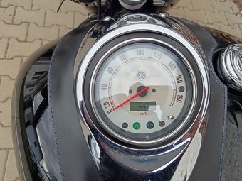 YAMAHA XVS 1100 DragStar Classic - 11