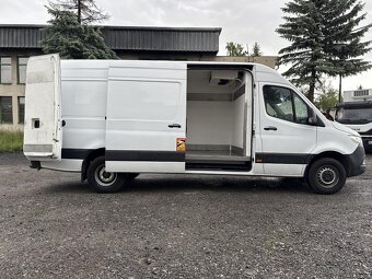 Mercedes Sprinter 414 4.1t super single Chladiarenské 230V - 11