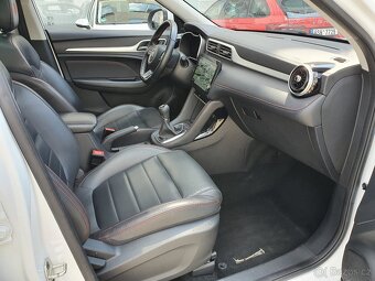 MG ZS Luxury ICE 1.0T-GDI 82 kW Luxury 85tkm Virtual kam360° - 11