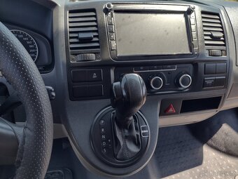 Volkswagen Transporter T5.1 2.0 TDI - 11