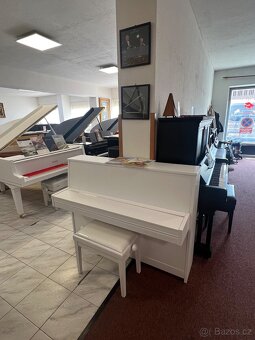 Bílé pianino Weinbach-Petrof se zárukou 5 let, doprava zdarm - 11