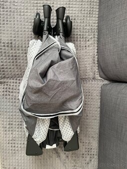 Cestovní postýlka - 11