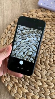 iPhone 11 64 gb černé barvy - 11