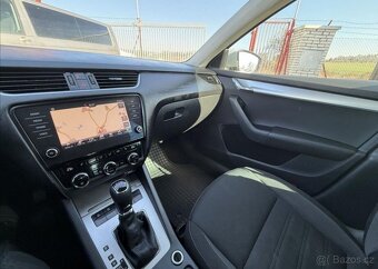 Škoda Octavia 1,6 TDI 85kW DSG Style Combi nafta automat - 11