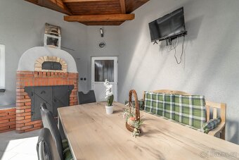 Prodej rodinného domu 261 m2, pozemek 1215 m2 v obci Tmaň - 11