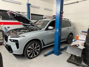 Bmw x7 x5 275/45r21 - 11