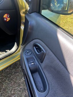 Renault Clio - 11