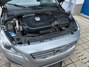 Volvo V60 D3 (pětiválec) Ocean Race, perfektní stav - 11