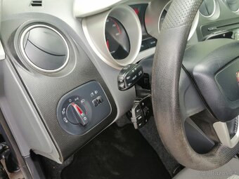 Seat Ibiza 1.4 63kW bohatá výbava, nová STK - 11