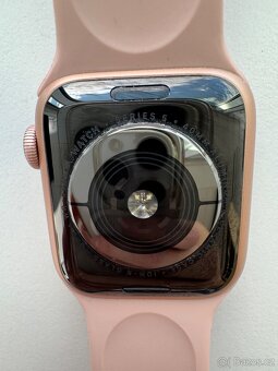 Apple Watch series 5, 40 mm, aluminum, model A2092 - 11