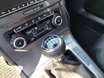 VW Passat 2.0 TDi 103kW, r.v. 6/2010, naj. 258.691 km - 11
