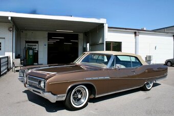 1968 Buick Electra 225 Custom Convertible - 11
