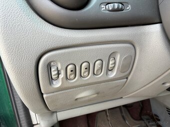 Renault Megane Scenic 1999, 1.6i 79kw platná STK, výbava - 11