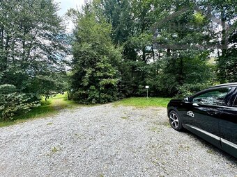 Vícegenerační vila (240 m2) s navazujícími pozemky (2,5ha) - - 11