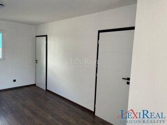 Hausbot 2+kk 43 m2 s terasou 9 m2 - 11