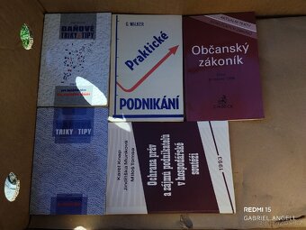 Soubor Knih o Právu, Podnikání a Ekonomii - 11
