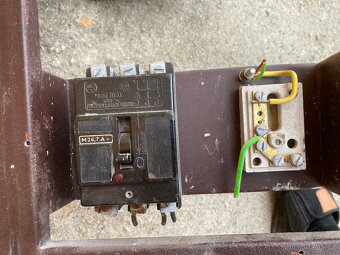 Elektrický rozvaděč, jističe, elektroinstalace za 500 kč - 11