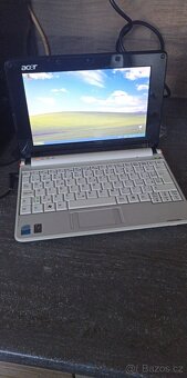 Netbook Acer Aspire one model ZG5 - 11