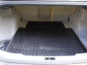 bmw e90 325I -160kw -153000km - Automat-kůže - 11