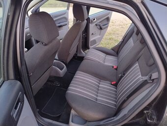 Ford Focus 1.8 TDCi - 11