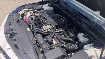 Toyota Camry Hybrid Business Edition - 11