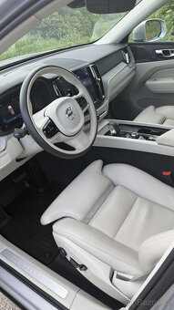 olvo XC60 2.0 B4 mHEV Plus Bright AWD A/T - 11