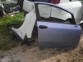 fiat grande punto 12 51 kw rv 7-11 140 000km. - 11