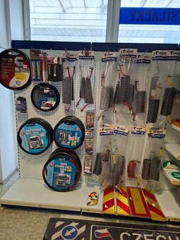 Prodám náhradní díly + autodoplňky pro kamiony. - 11